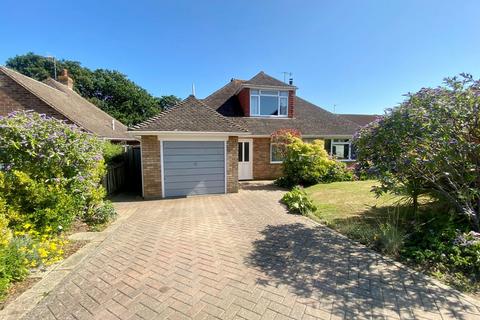 3 bed property, in Saltdean Close, £550,000
