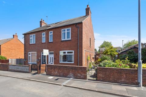 2 bed property, in Joffre Avenue, £165,000