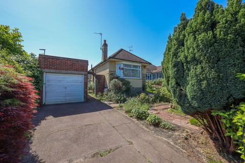 3 bed property, in Leylands Road, £400,000