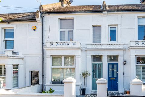 3 bed property, in Durban Road, £700,000