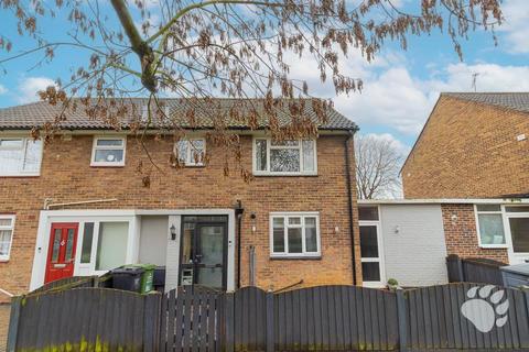 3 bed property, in St. Peters Pavement, £385,000