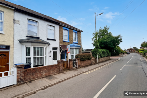 2 bed property, in Beacon Road, £255,000