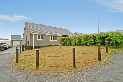 2 bed property, in Treganoon Road, £255,000