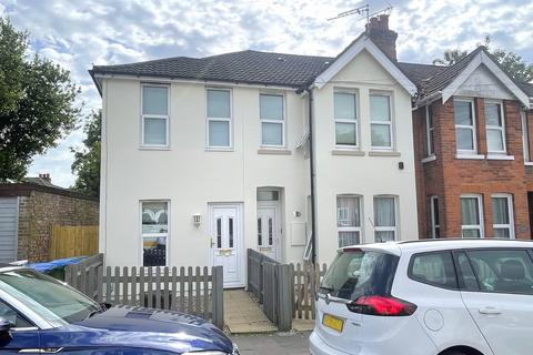3 bed property, in * AUCTION SALE *Shirley, £315,000