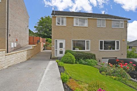3 bed property, in Phoebe Lane, £210,000
