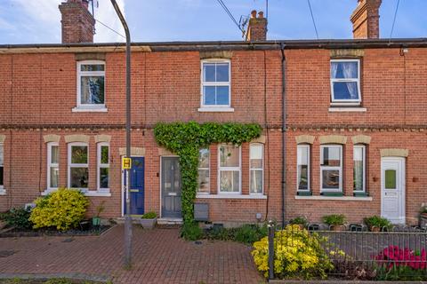 3 bed property, in Polesden Road, £475,000