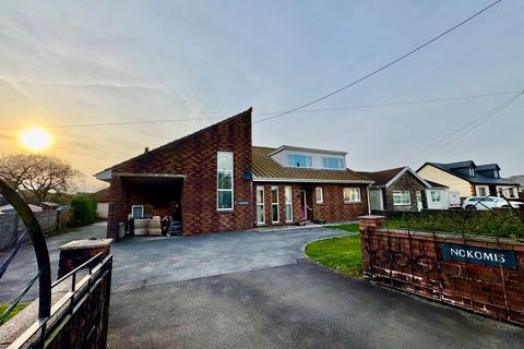 4 bed property, in 10 Black Lion Road, £240,000