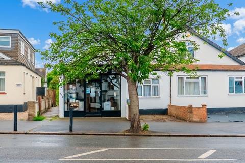 3 bed property, in London Road, £250,000