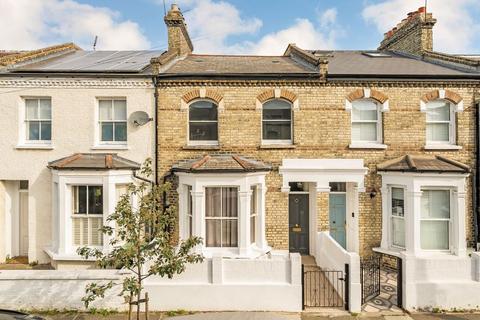 1 bed property, in Prothero Road, £500,000