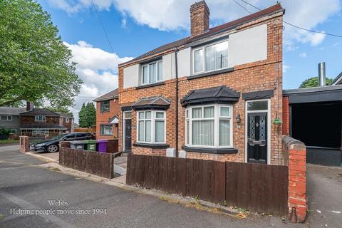 2 bed property, in Green Lanes, £160,000