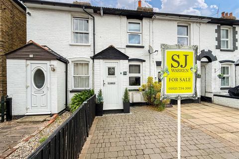 2 bed property, in Crouch Road, £269,995