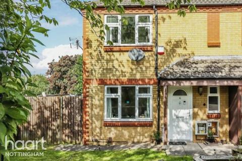 2 bed property, in Cheshire Court, £270,000