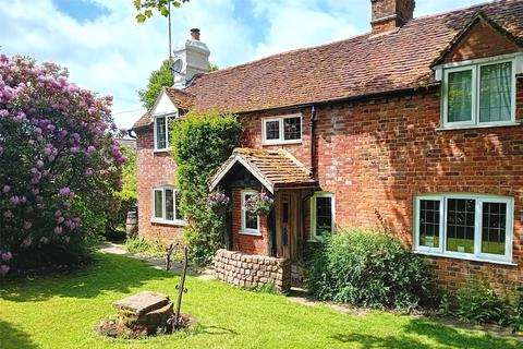3 bed property, in Chapel Gardens, £749,000