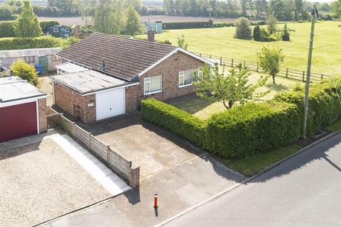 2 bed property, in Campey Lane, £375,000
