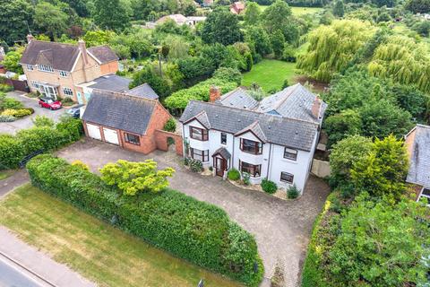 4 bed property, in Evesham Road, £800,000