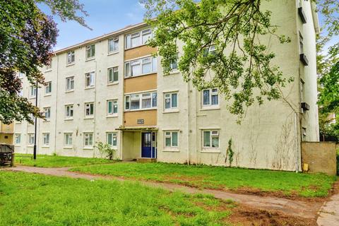 2 bed property, in Lower Brownhill Road, £140,000