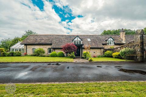3 bed property, in Manchester Road, £895,000