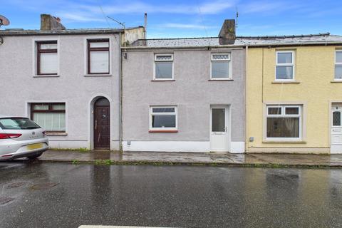 4 bed property, in Prospect Place, £145,000