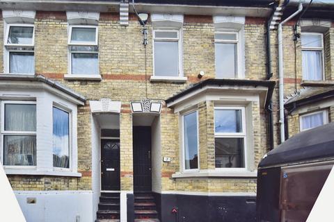 3 bed property, in Ernest Road, £250,000