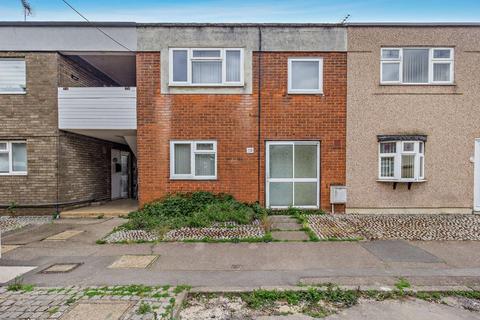 3 bed property, in Pomfret Mead, £260,000