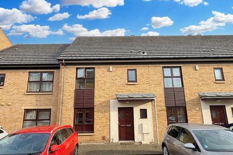 3 bed property, in Park Corner, £239,995