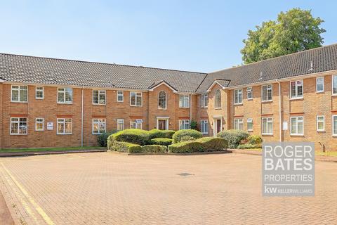 2 bed property, in Canon Court, £220,000