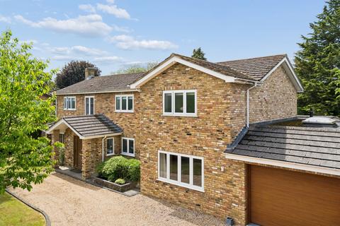 4 bed property, in Howe Drive, £1,799,999
