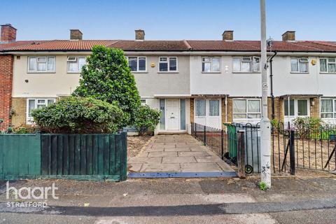3 bed property, in Gurney Close, £575,000