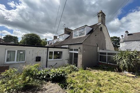 2 bed property, in Crook, £60,000
