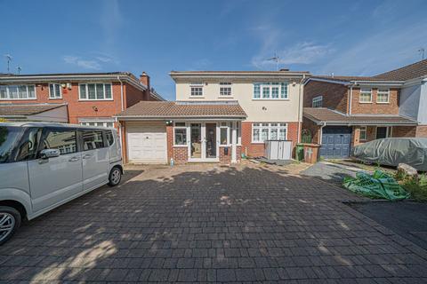 4 bed property, in Kemerton Way, £675,000
