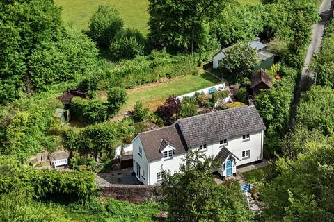 4 bed property, in Exton, £565,000