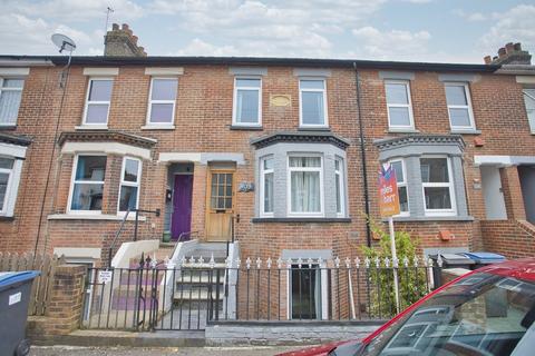 3 bed property, in Mayfield Avenue, £200,000