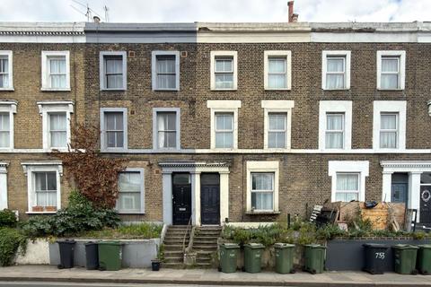 6 bed property, in 753 Wandsworth Road, £1,015,000