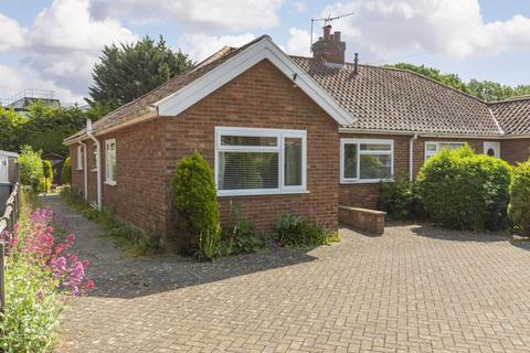 3 bed property, in Falcon Road East, £340,000
