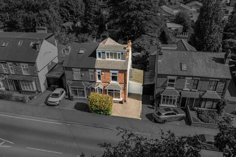 3 bed property, in Jockey Road, £400,000