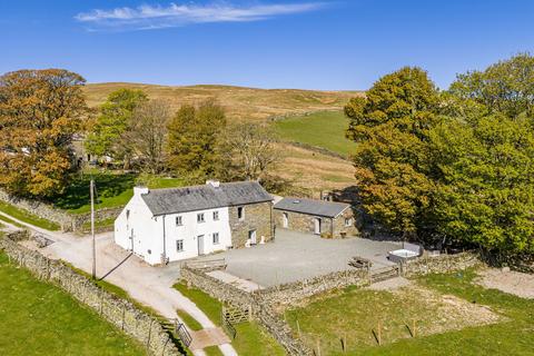 4 bed property, in Lower Carhullan, £800,000