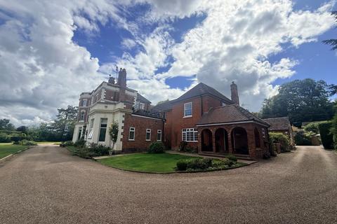 2 bed property, in Stableford Hall, £100,000