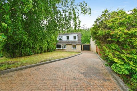 3 bed property, in Woodland Gardens, £280,000