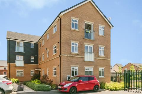2 bed property, in Curzon Avenue, £155,000