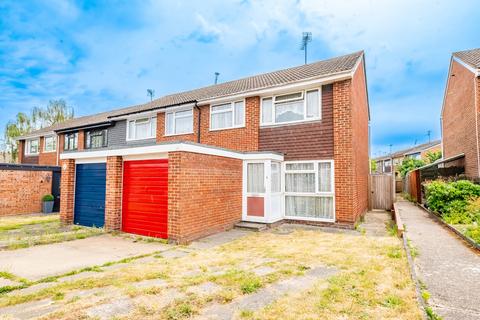 3 bed property, in Kingfisher Drive, £300,000