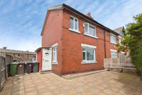 3 bed property, in Chapel Street, £195,000