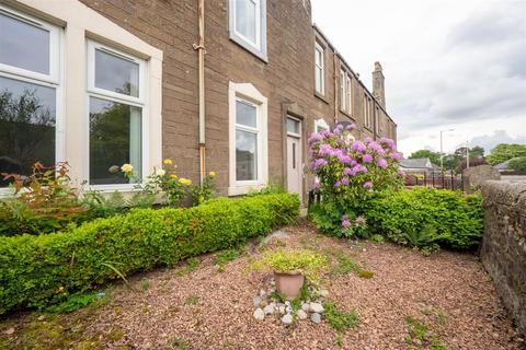 2 bed property, in Forthill Road, £144,995