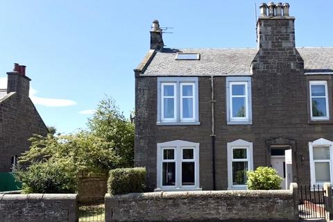 2 bed property, in Forthill Road, £144,995