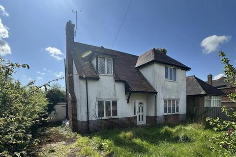 4 bed property, in Cabin Lane, £80,000