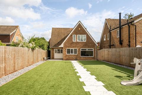 4 bed property, in Cranfield Road, £500,000