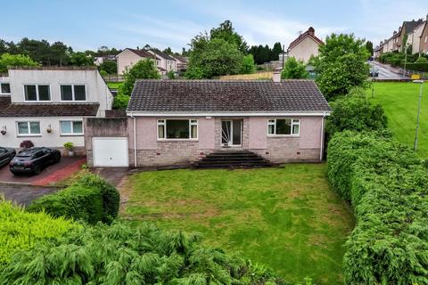 2 bed property, in Dykebar Crescent, £210,000