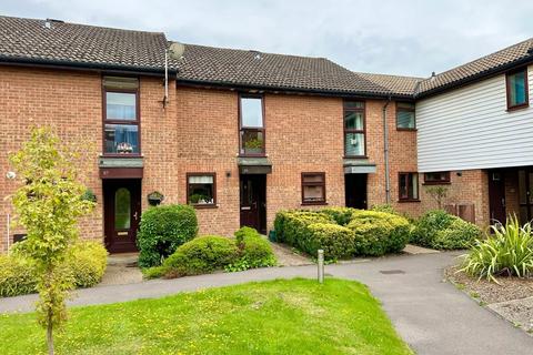 2 bed property, in Avondale Ash Vale, £310,000