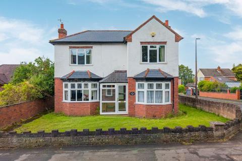 3 bed property, in Bowling Green Road, £350,000
