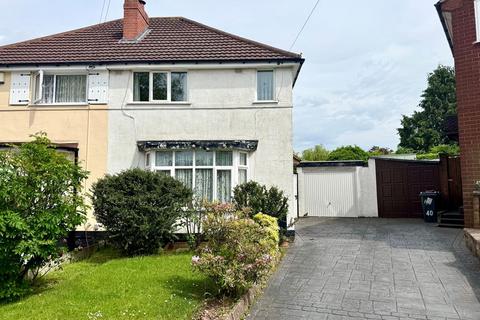 3 bed property, in The Grove, £160,000