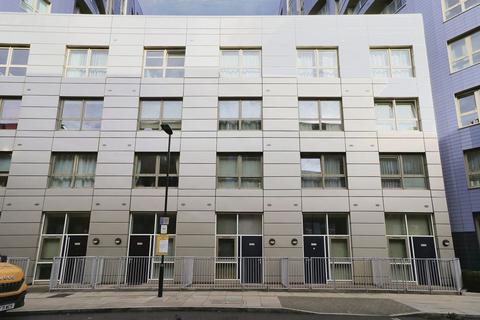 1 bed property, in Flat 3, £165,000